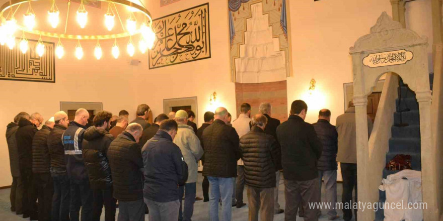 Restorasyonu tamamlanan 5 asırlık cami Regaip Kandili’nde ibadete açıldı