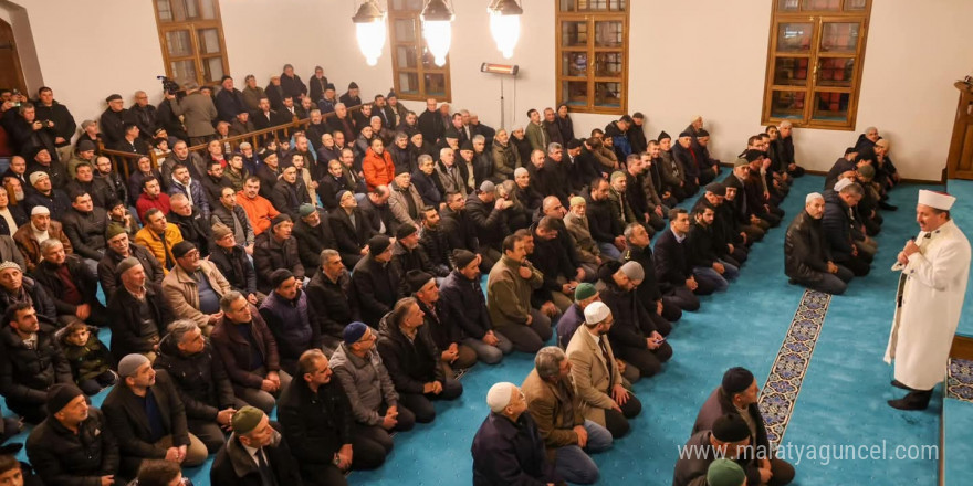 Restorasyonu tamamlanan tarihi Kara Mustafa Paşa Camii ibadete açıldı