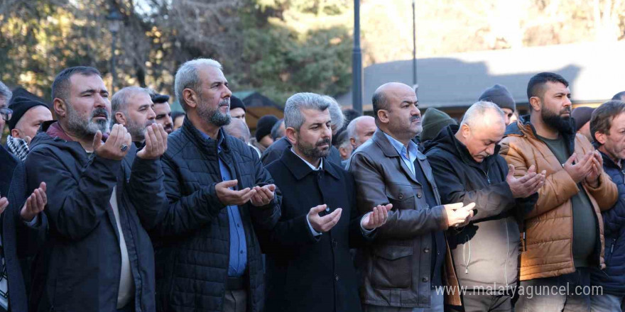 Rim’in dedesi için gıyabi cenaze namazı kılındı