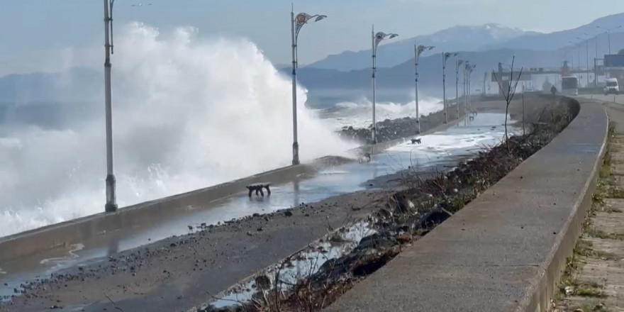 Rize’de fırtına