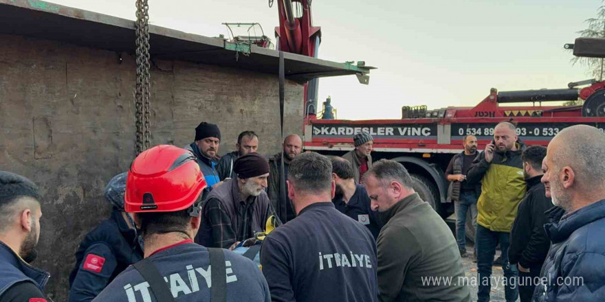 Rize’de tomruk yüklü kamyon ile kamyonet çarpıştı: 3 yaralı