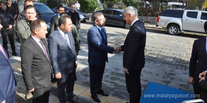 Sağlık Bakanı Memişoğlu, Kars’ta