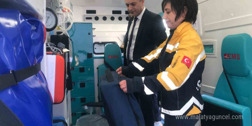 Sağlık Bakanlığından Elazığ’a tam donanımlı 6 ambulans