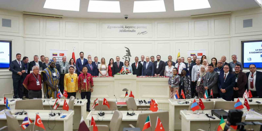 Şahin, kardeş şehir belediye başkanlarıyla bir araya geldi