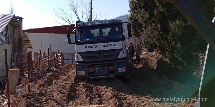 Saimbeyli Belediyesi, yol yapım çalışmalarını sürdürüyor