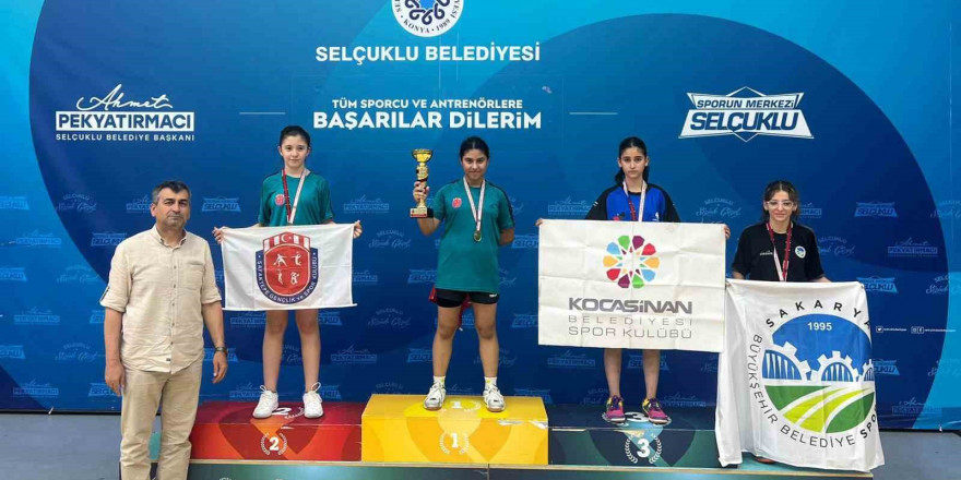 Sakarya Büyükşehir’in raketi Konya’daki şampiyonaya damga vurdu