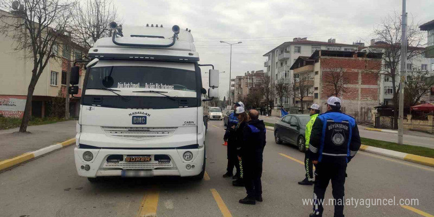 Sakarya’da ağır tonajlı araçlara denetim