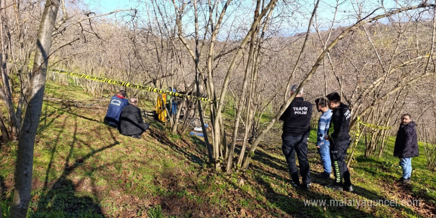 Sakarya’da devrilen traktörün altında kalan sürücü hayatını kaybetti