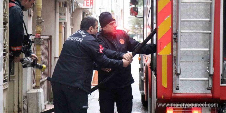 Sakarya’da şehir merkezinde korkutan yangın