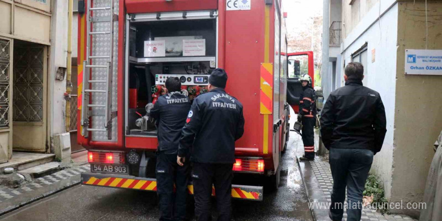 Sakarya’da şehir merkezinde korkutan yangın