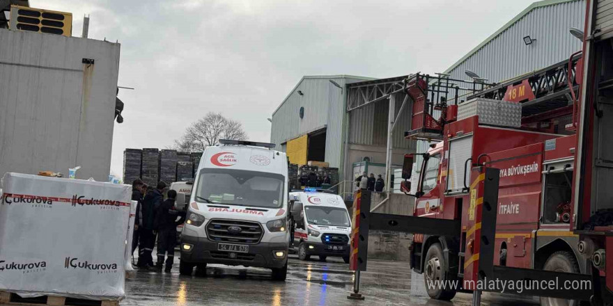 Sakarya’da yalıtım fabrikasında korkutan yangın: 2’si ağır 4 yaralı