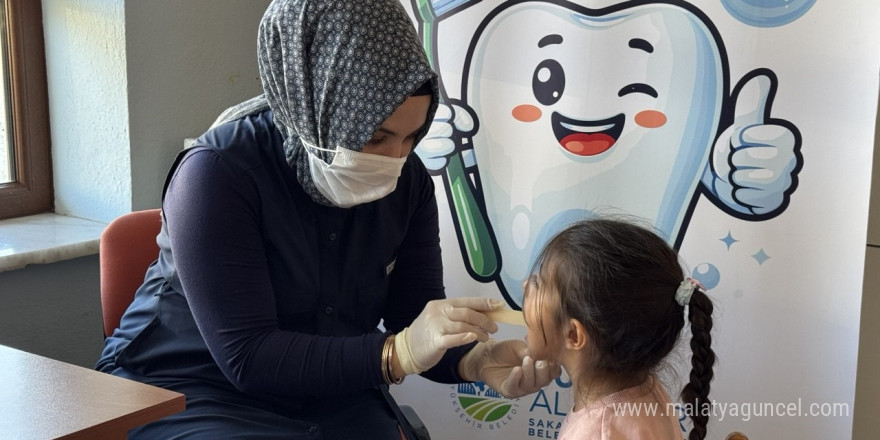 Sakarya’nın o ilçesinde anaokulu öğrencilerine diş taraması