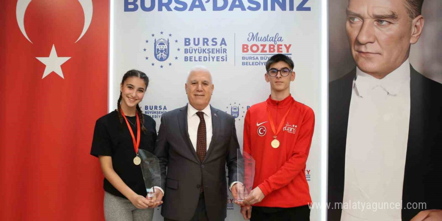 Şampiyon sporculardan Başkan Bozbey’e ziyaret