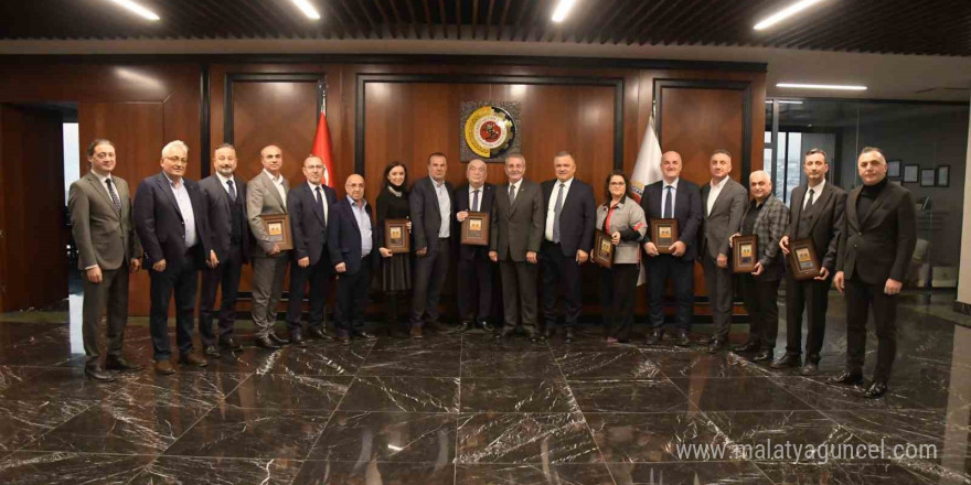 Samsun TSO’dan emektarlara plaket