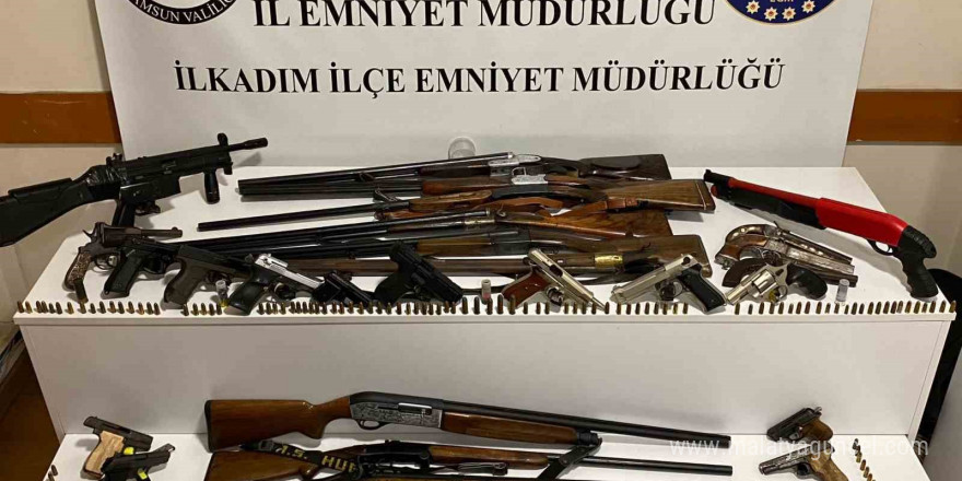 Samsun’da 2 evde çok sayıda silah ele geçirildi