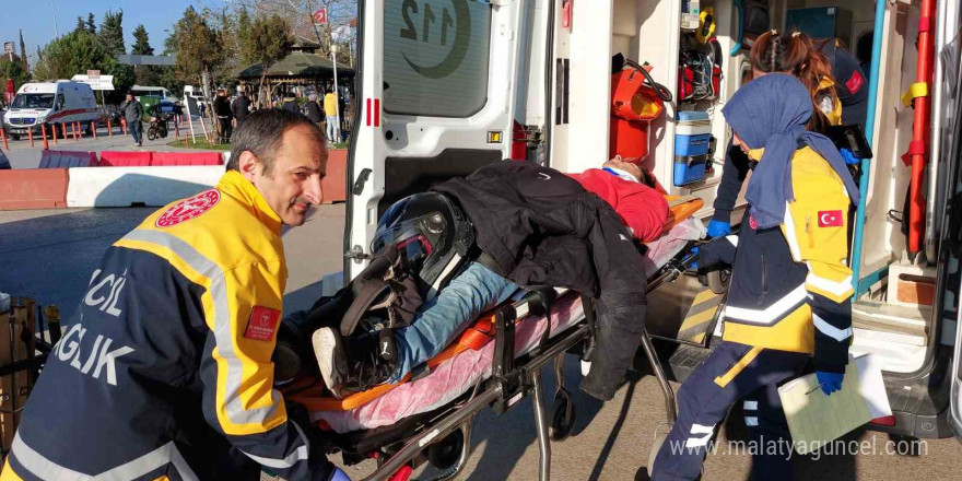 Samsun’da çarpışan motosikletin sürücüleri hastanelik oldu