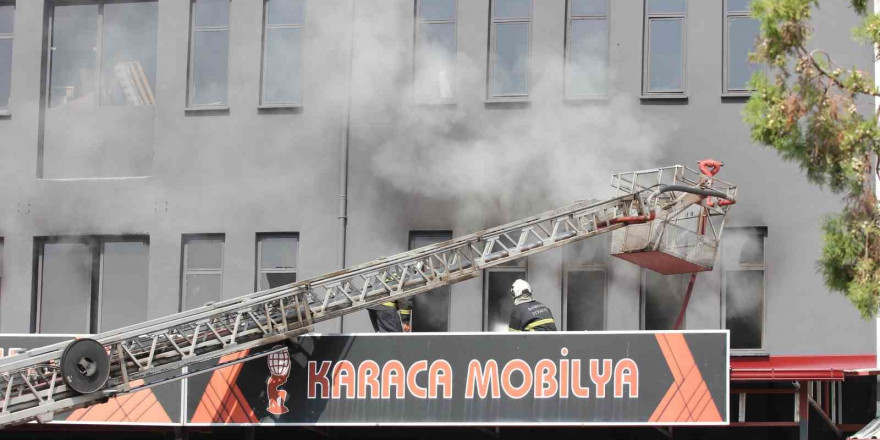 Samsun’da mobilya fabrikasında yangın