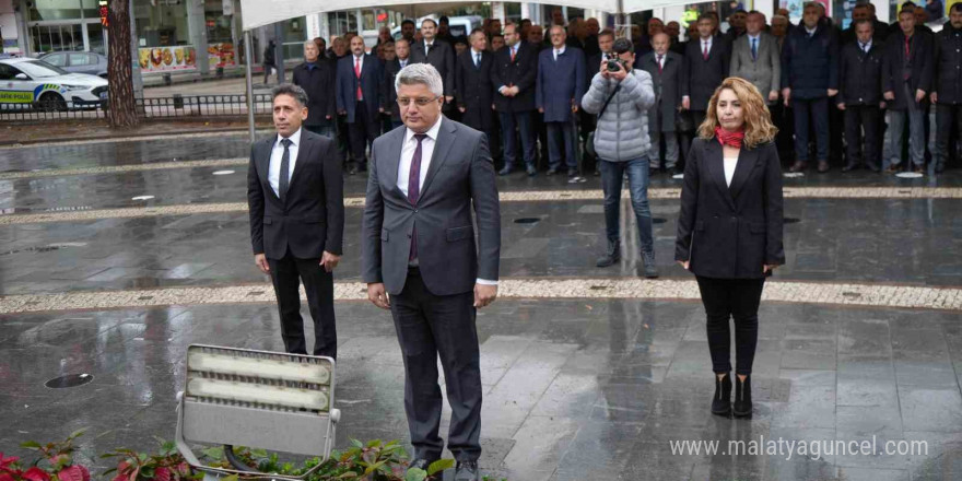 Samsun’da Öğretmenler Günü törenle kutlandı