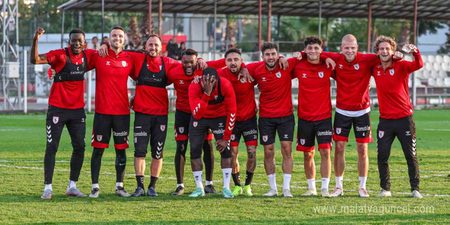 Samsunspor, deplasmanda 5’te 5 peşinde