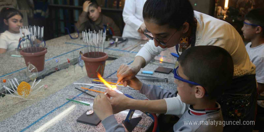 Sanatın kalbi Kahraman Emmioğlu Kültür ve Sanat Merkezi’nde atıyor