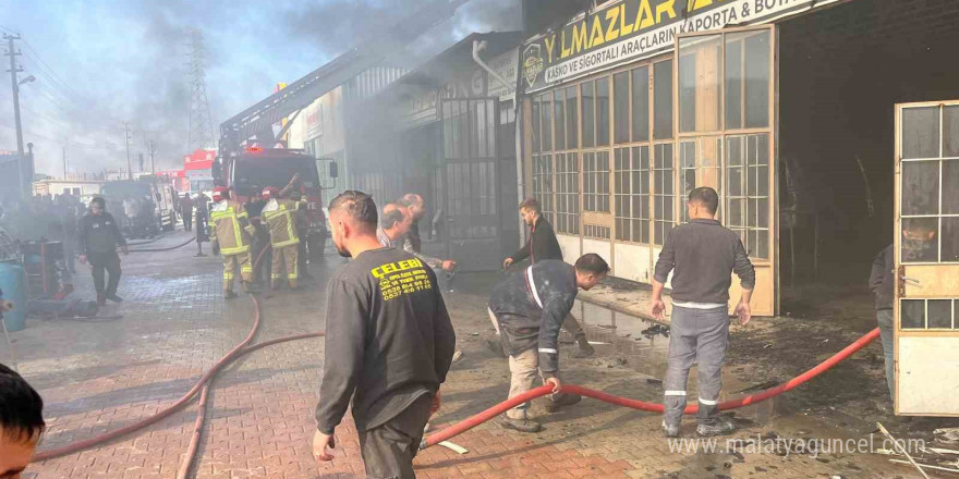 Sanayi sitesinde çıkan yangında 5 dükkan zarar gördü