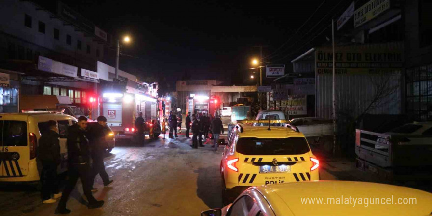 Sanayi sitesinde korkutan yangın: Ekipler kısa sürede söndürdü