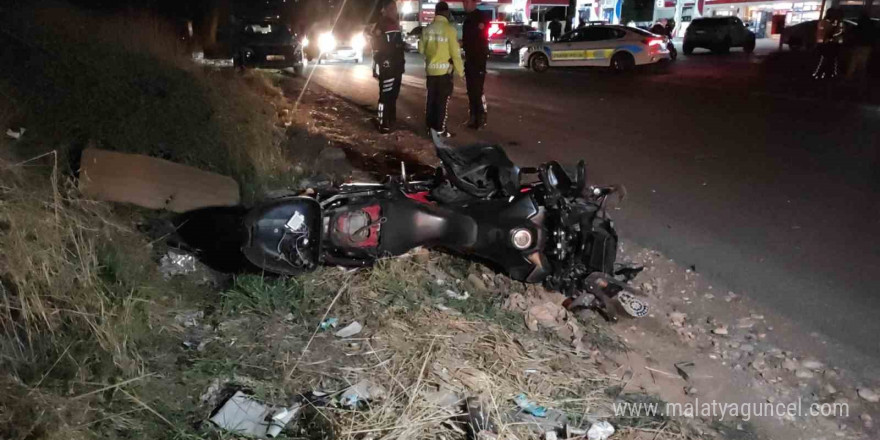 Şanlıurfa’da motosikletli polis ekibi ile otomobil çarpıştı: 2 polis yaralandı