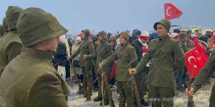 Sarıkamış şehitlerine saygı nöbeti