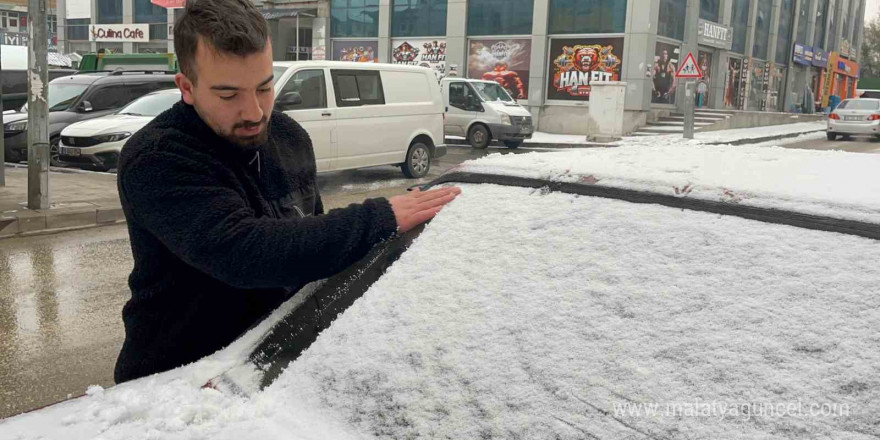 Sarıkamış yağan karla beyaza büründü