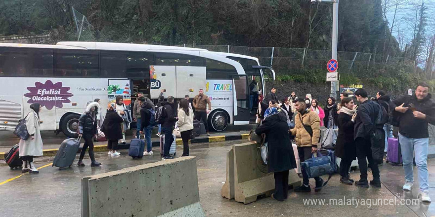 Sarp Sınır Kapısı’nda yılbaşı yoğunluğu