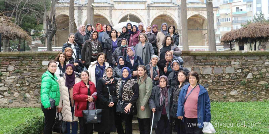 Saruhanlılı kadınlar Manisa’yı adım adım gezdi