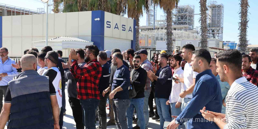 SASA Polyester fabrikasında maaş alamayan işçiler eylem yaptı