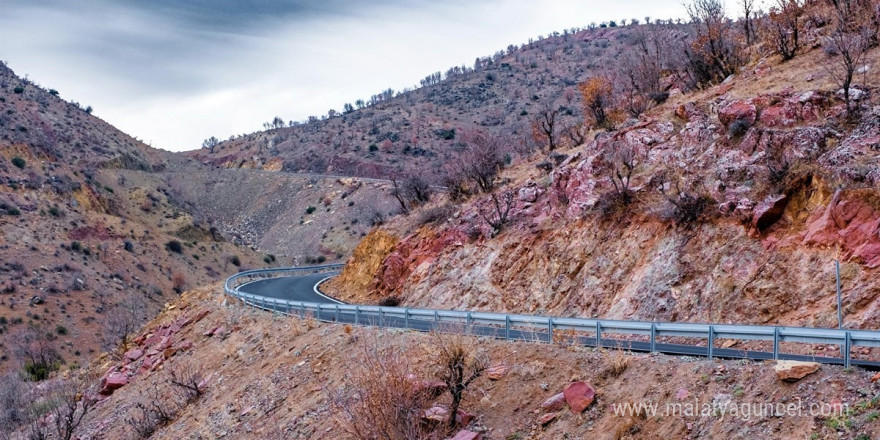 Sason’da iki köyü ilçeye bağlayan yollar asfalta kavuştu