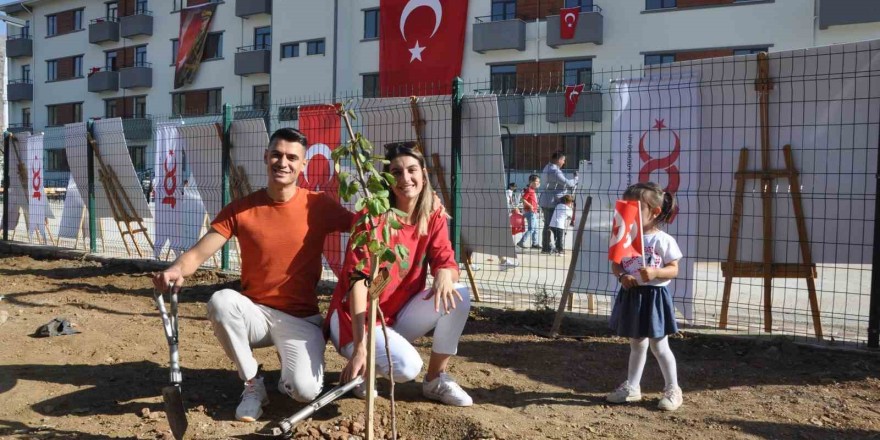 Sason’da jandarma personeli hatıra meyve bahçesi oluşturdu