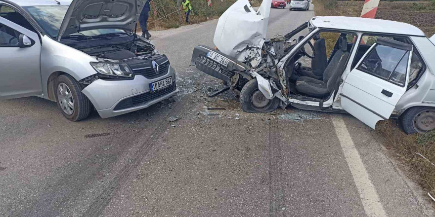 Savaştepe’de zincirleme trafik kazası; 3 yaralı