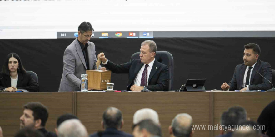 Seçer: “Bizim bütün benliğimiz Mersin’e hizmetle dolu”