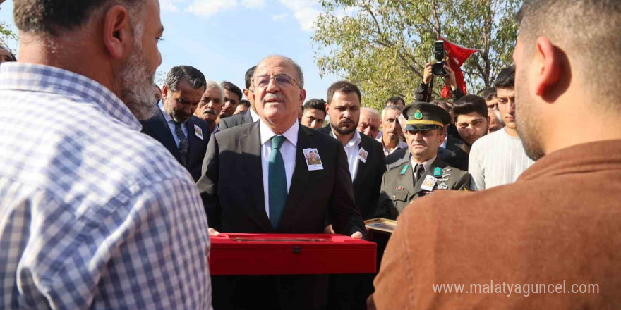 Şehit cenazesine katılan Bakan Yardımcısı Alpay: ’’Terörün kökünü kazıdık, kazımaya devam ediyoruz’’