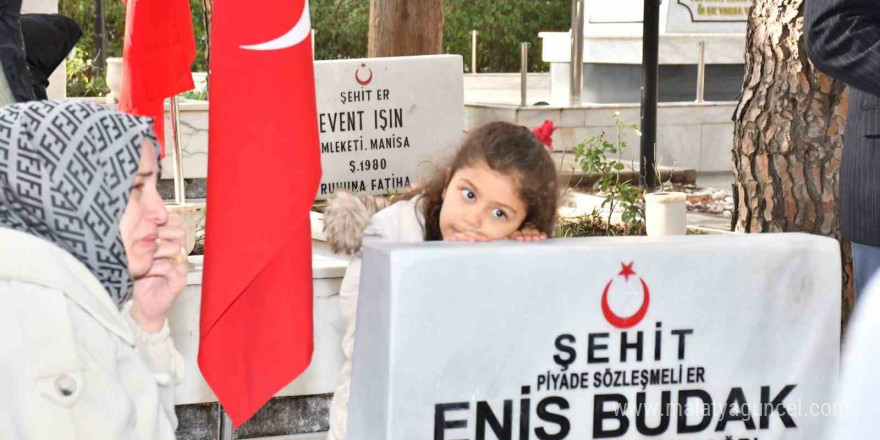 Şehit Enis Budak mezarı başında anıldı