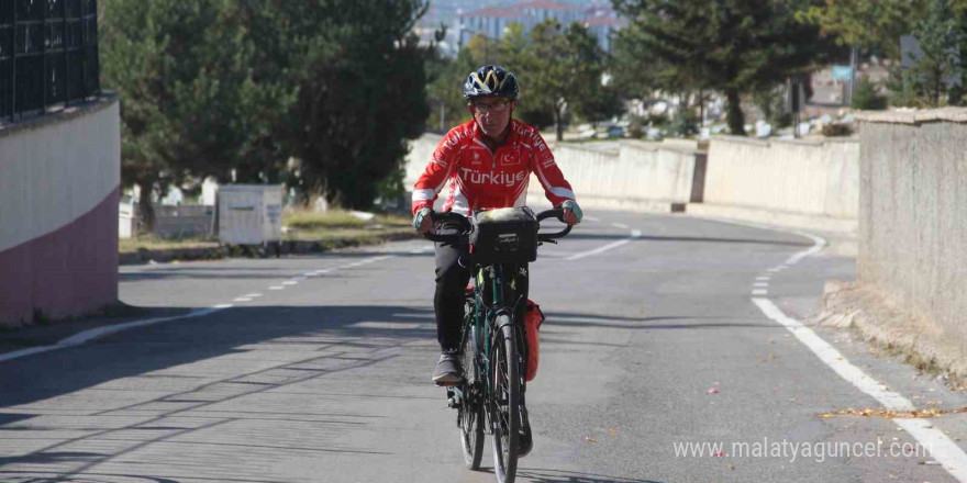 Şehit polis Şeyda Yılmaz anısına bin kilometre pedal çevirdi