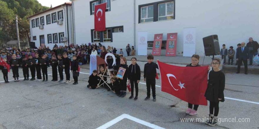 Şehit polisin adı kızının okuduğu ilkokula verildi