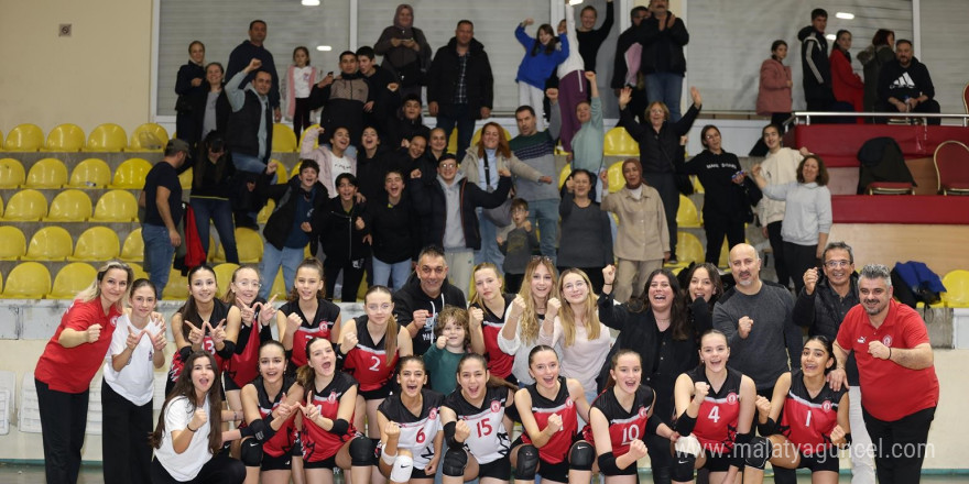 Şehzadeler Belediyesi Küçük Kızlar Voleybol Takımı final grubuna yükseldi