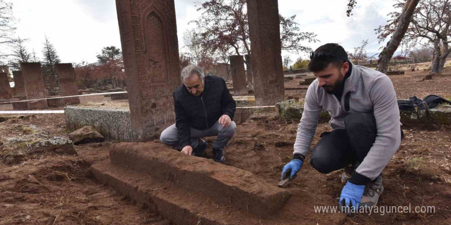 Selçuklu Meydan Mezarlığı’nda 109 yeni mezar gün yüzüne çıkarıldı