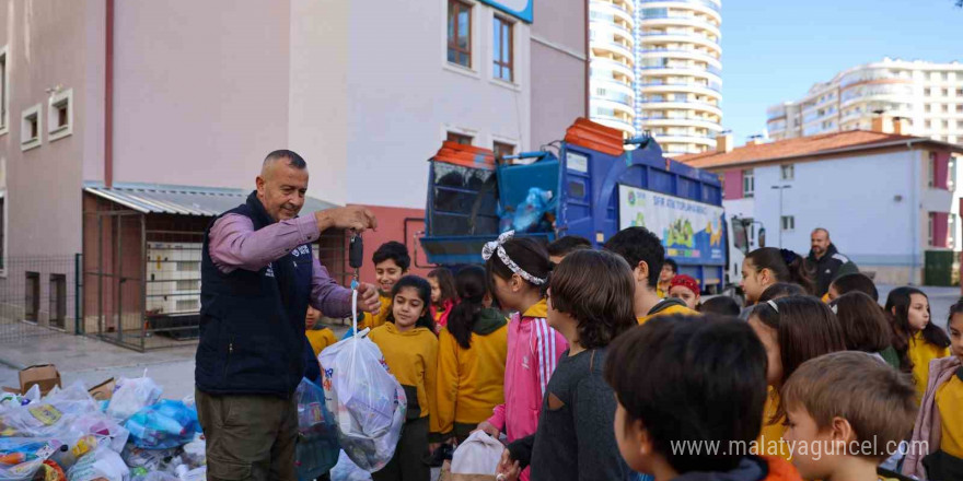 Selçuklu’da okullar sıfır atık için yarışıyor