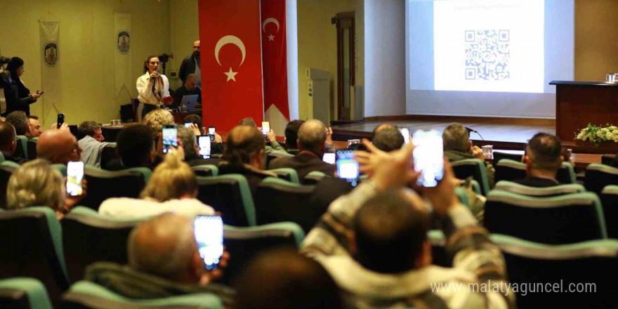 Selçuk’ta çarşı düzenlemeleri için esnafın görüşleri alındı