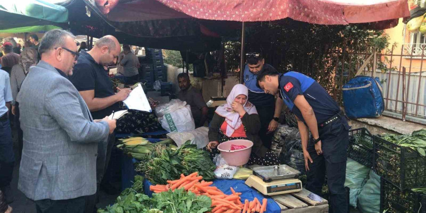 Semt pazarlarında teraziler denetlendi