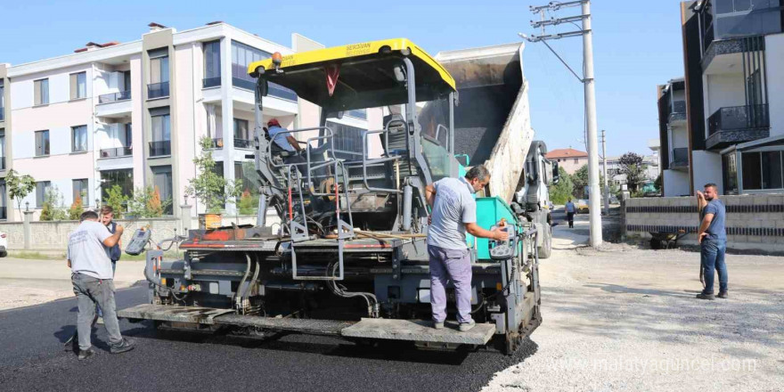 Serdivan’da Arabacıalanı’na sıcak asfalt