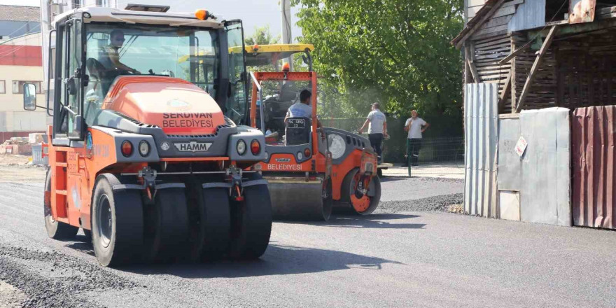 Serdivan’da sokaklar bir bir yenileniyor