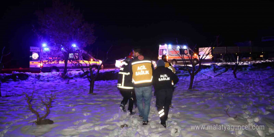 Seyir halinde makas atan sürücü takla attı: 1 yaralı