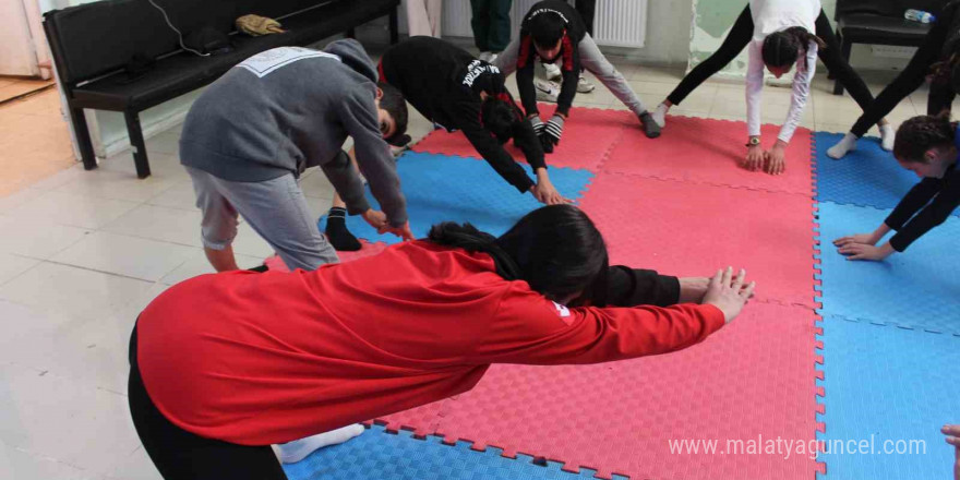 Siirt’te atletizm sporcuları, Türkiye ve dünya şampiyonluğuna hazırlanıyor