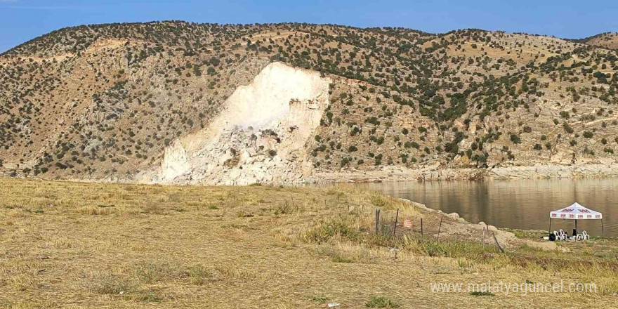 Siirt’te balık avlamaya giden grup canını zor kurtardı, araç akıntıya kapıldı